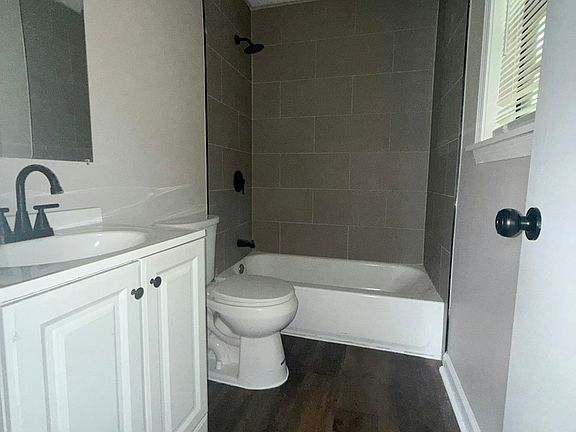 3rd image of 2076 Goff Ave