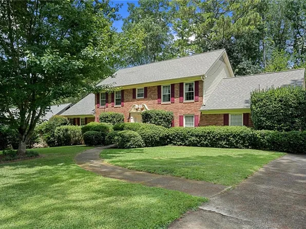 5271 Vernon Lake Dr, Atlanta, GA 30338