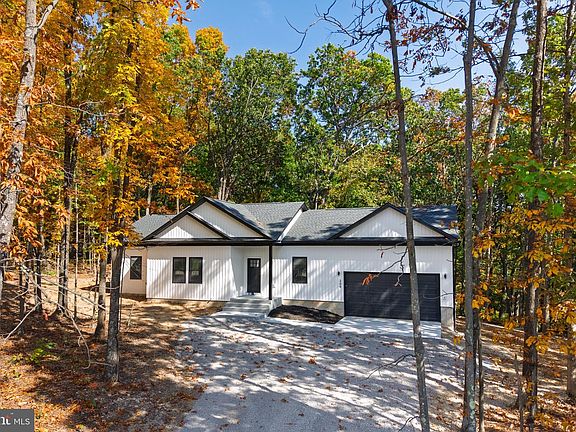 3rd image of 200 Blackthorne Ridge Rd