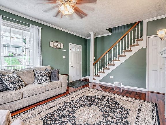4th image of 455 N Highland Ave