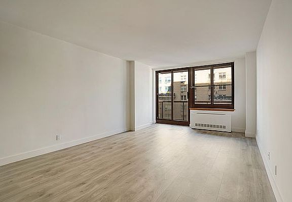 4th image of 108 E 96th St APT 15C