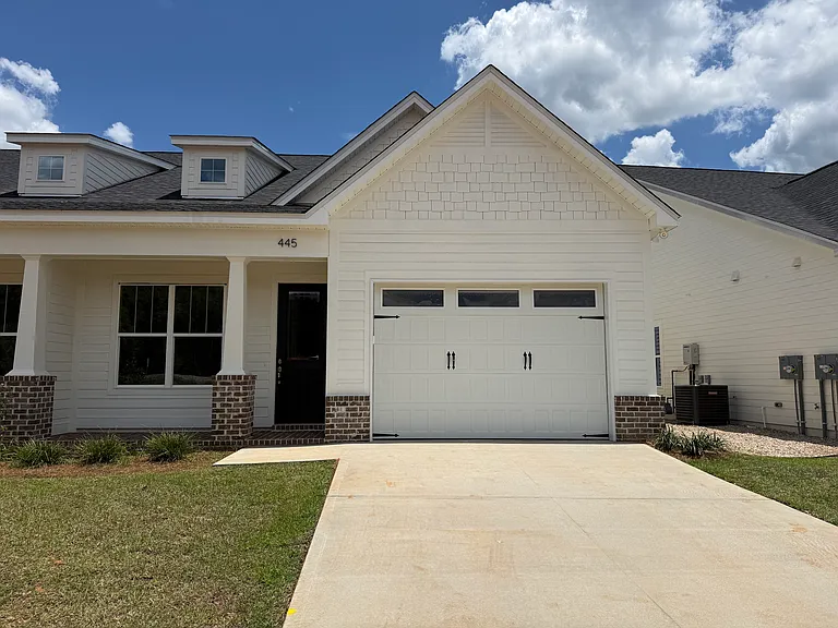433 Dartez Ct — Photo 1