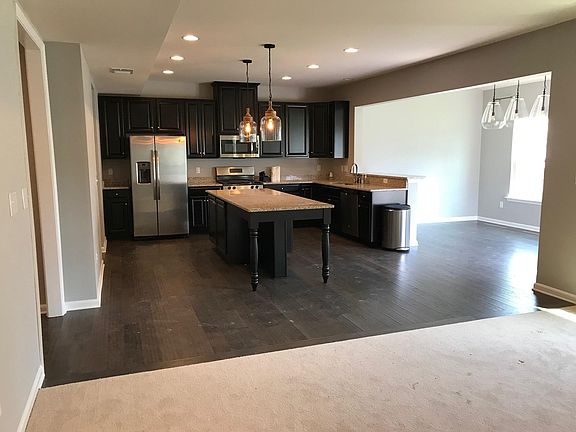 2nd image of 122 Willet Way