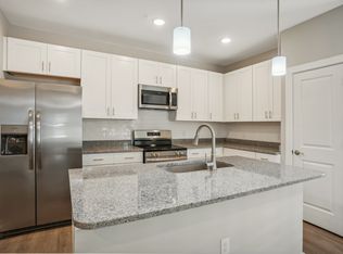 Oak Tree Apartments & Townhomes, Charlotte, NC 28262