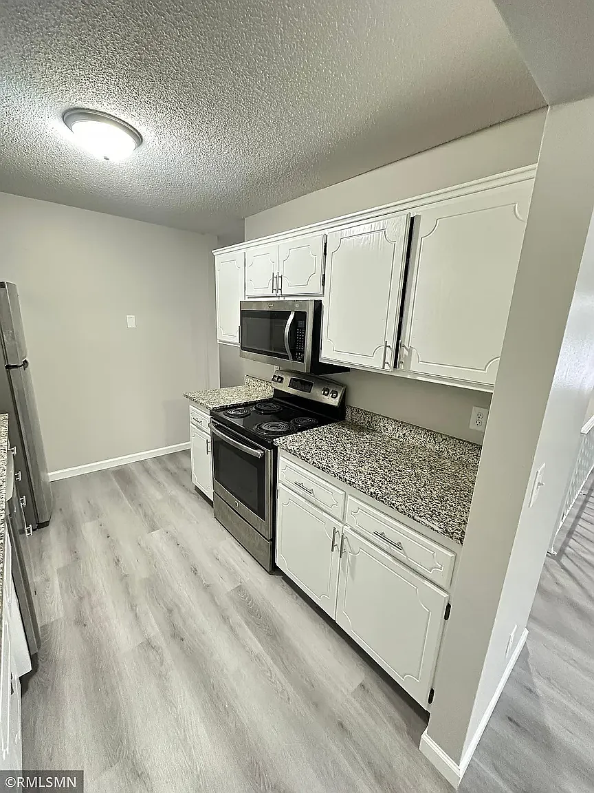 3 bed, 1.5 bath, 1500 sqft, $2,195 — Photo 3