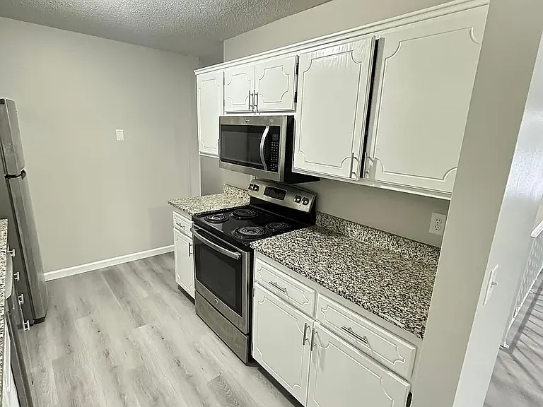 112 118th Ave NE #112 — Photo 3