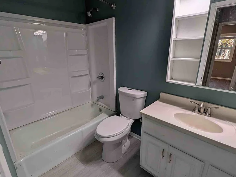 Full Bathroom on Main Level