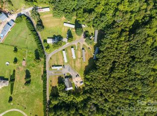 1148 Wagon Wheel Rd, Hickory, NC 28602