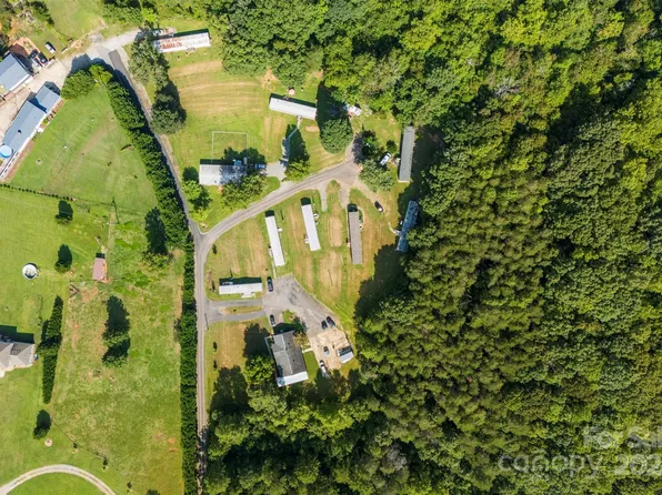 1148 Wagon Wheel Rd, Hickory, NC 28602