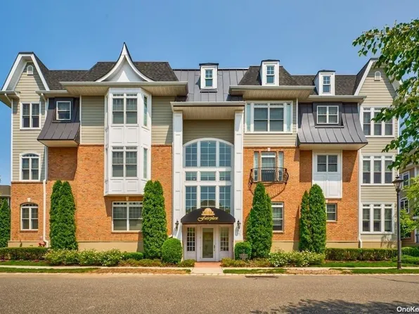 116 Shady Lane #1, Westbury, NY 11590