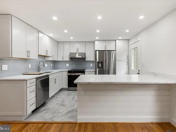 285 Gundry Dr, Falls Church, VA 22046