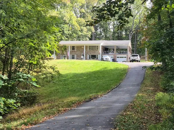2136 Bonnie Ln, Waldorf, MD 20601