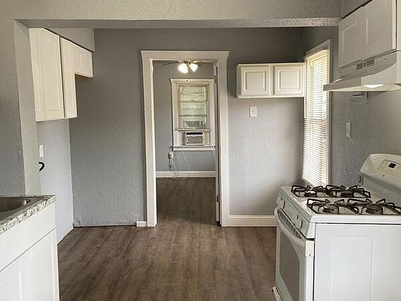 3rd image of 2029 Beaumont St
