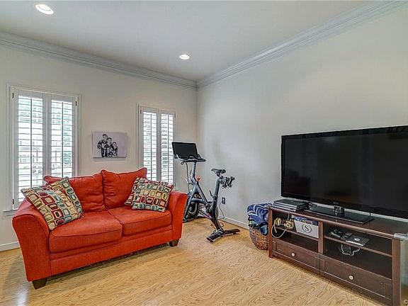 4th image of 10824 Hinton Ct
