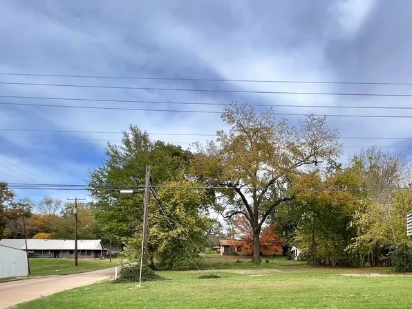 310 W 2nd St #11, Hughes Springs, TX 75656