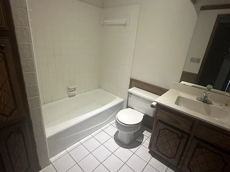 3612 N Drexel Blvd — Photo 21