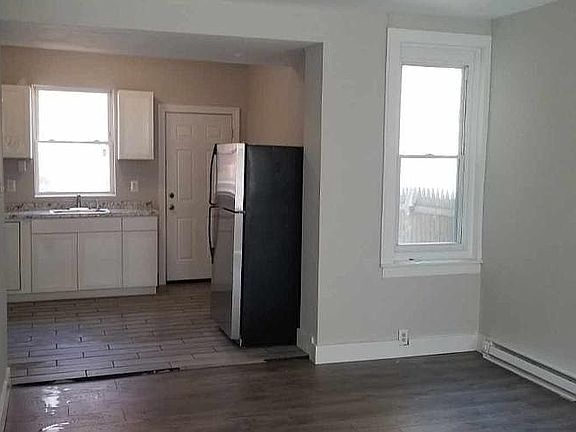 2nd image of 3826 N Darien St