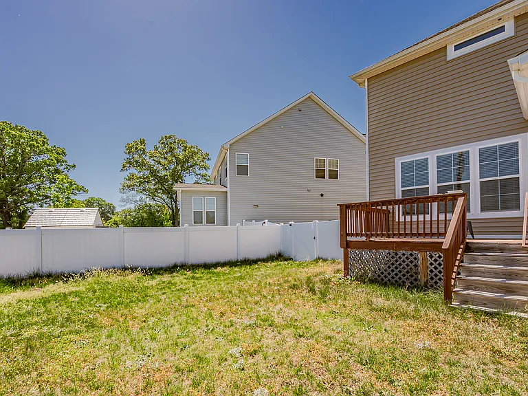 8105 Lyman Ct — Photo 34