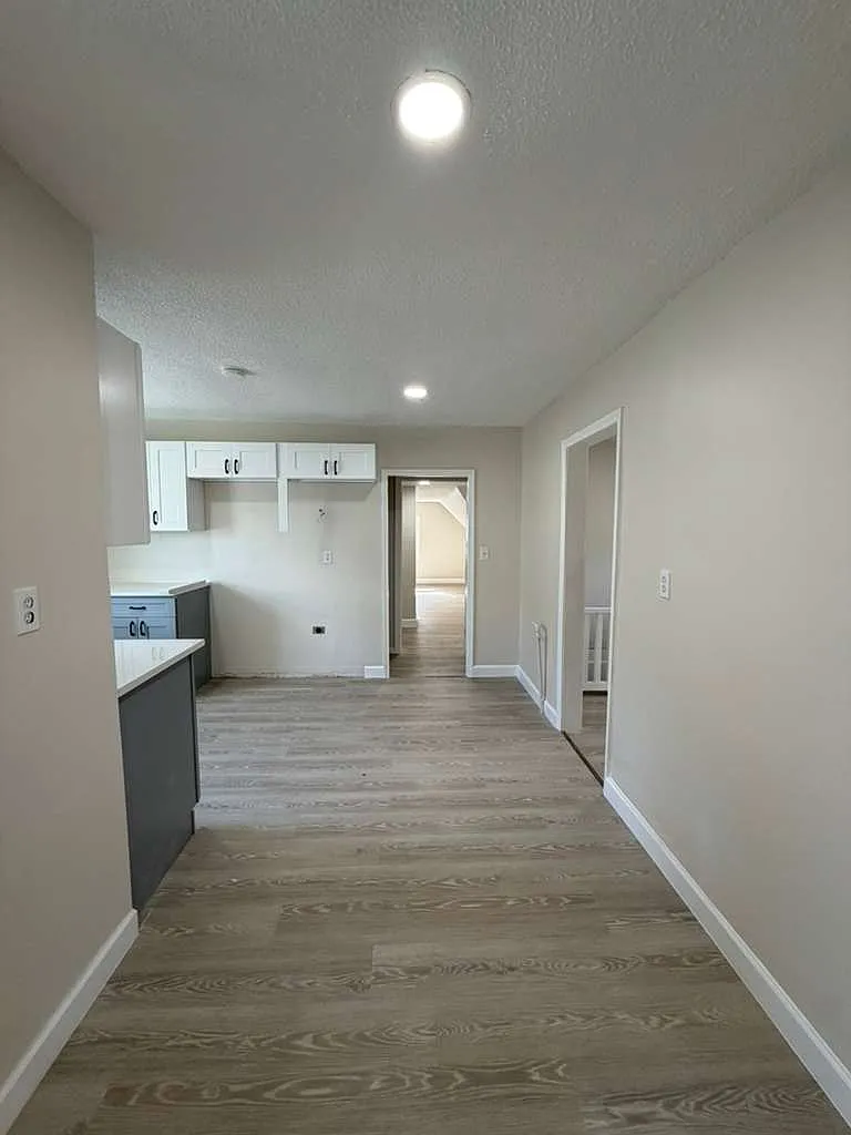 2 bed, $1,400 — Photo 3