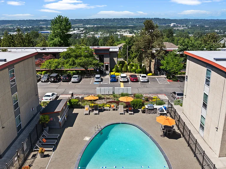 The Aviator Apartments — Photo 18