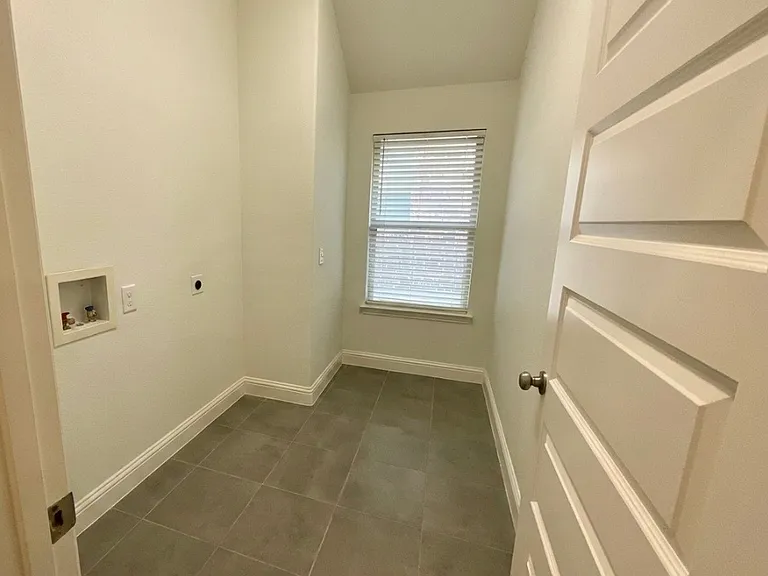 518 Overton Ave — Photo 21