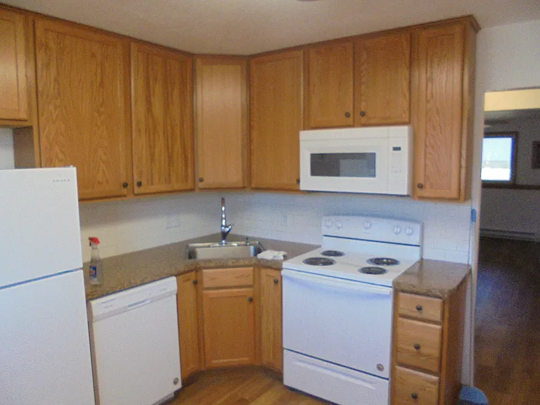 123 2nd Ave SE #4 — Photo 5
