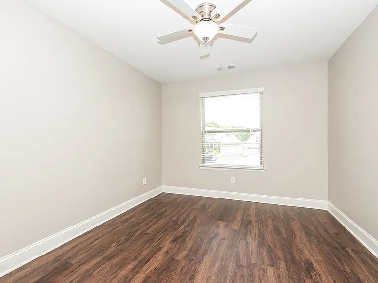 1005 Keeneland Dr — Photo 13