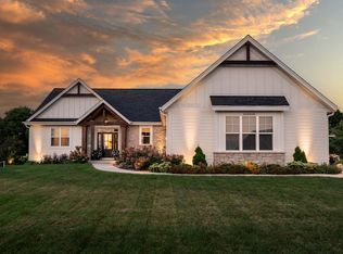 W272N7066 Dentons Run, Sussex, WI