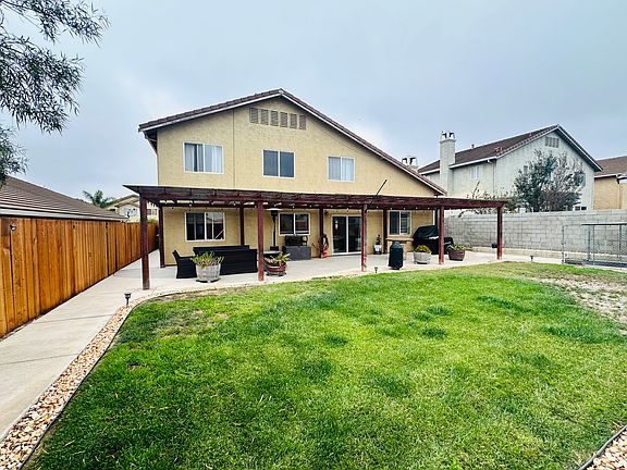 2nd image of 940 San Gabriel