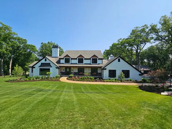 3N805 Townhall Rd, St Charles, IL 60175