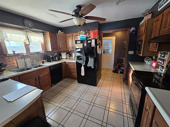 2nd image of 156 E Main St