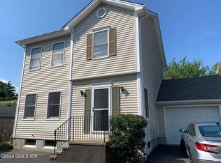 40 Woodland Dr #C, Greenwich, CT 06830