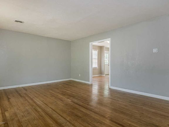 3rd image of 1107 S Rosemont St