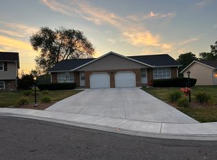 9 Oxford Ct #A, Washington, IL 61571