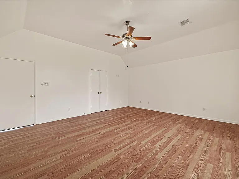 16315 April Ridge Dr — Photo 34