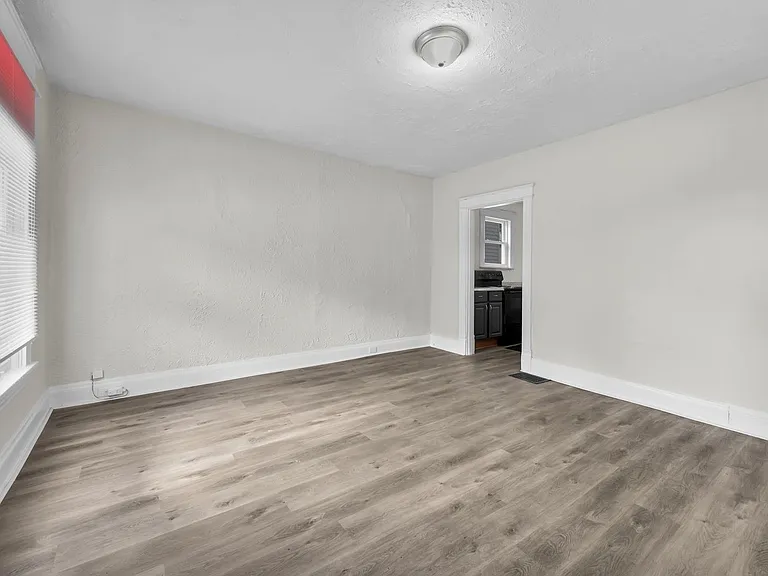 3955 Trevor Ave — Photo 3