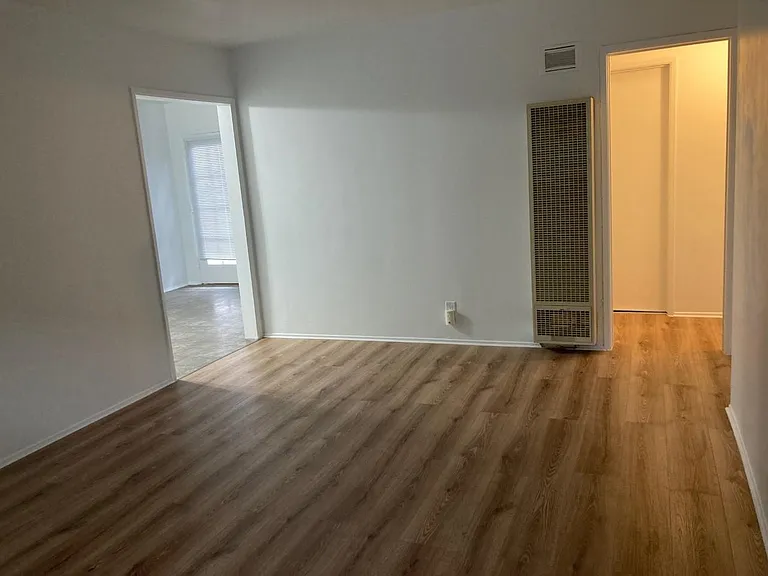 5806 Coldwater Canyon Ave #2 — Photo 4