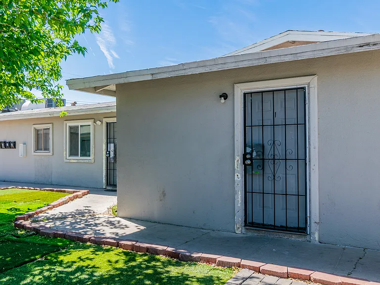 2508 E Mesquite Ave #1 — Photo 16