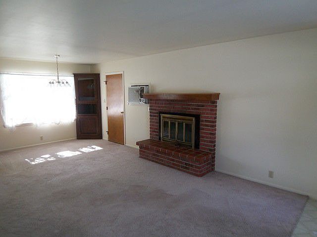2nd image of 756 W Van Buren St