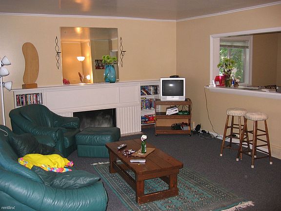 1236 White Apt 1 - Family Room