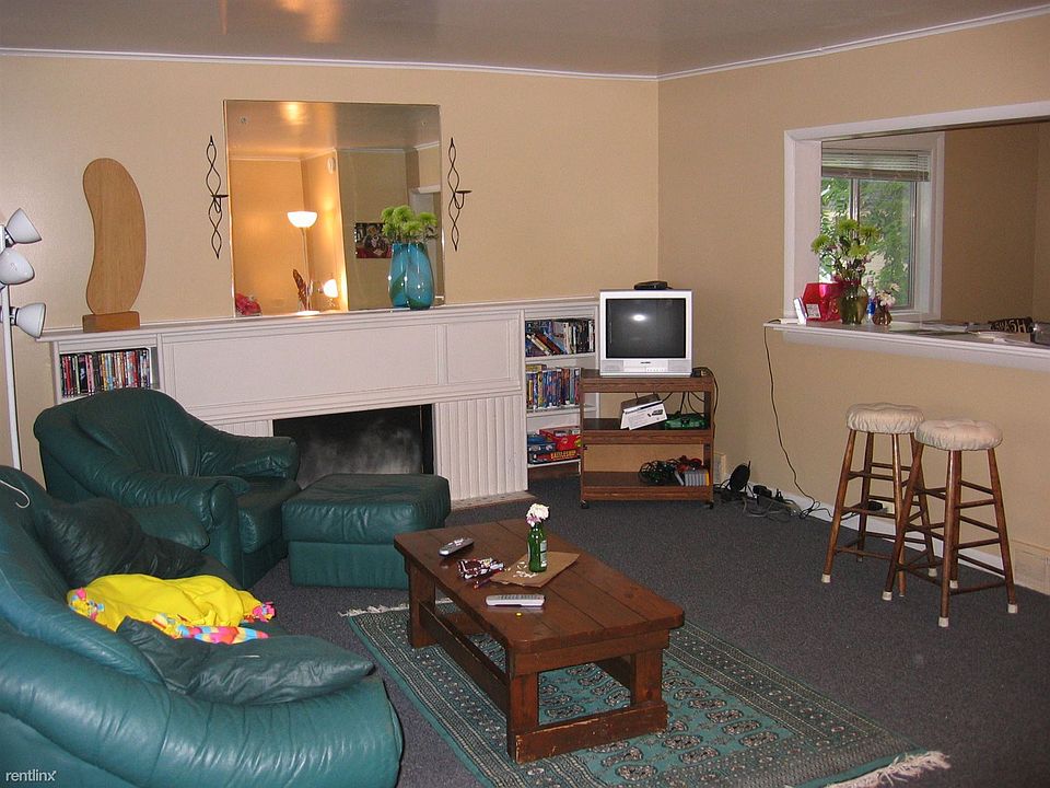 1236 White Apt 1 - Family Room