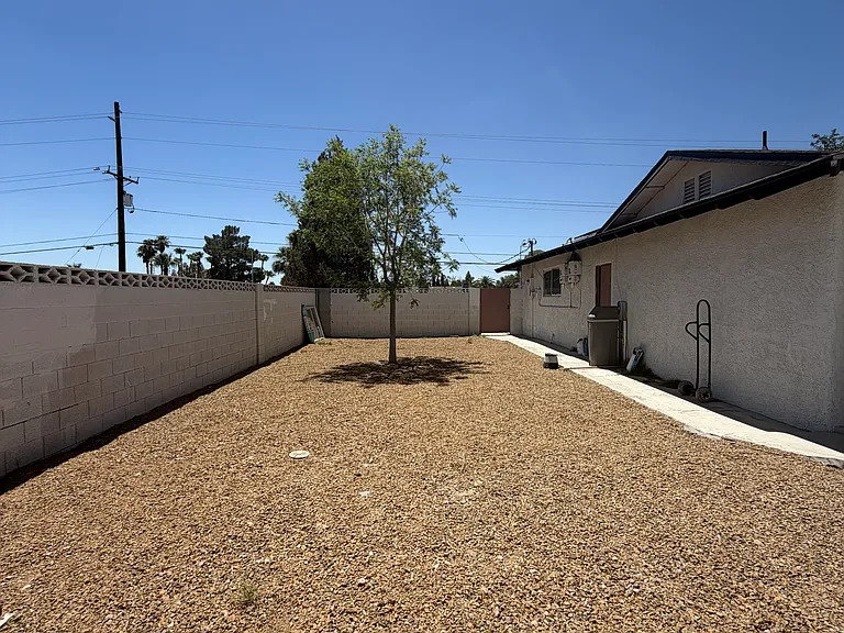 3420 W Warm Springs Rd — Photo 37