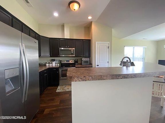 3rd image of 516 Arbor Dr