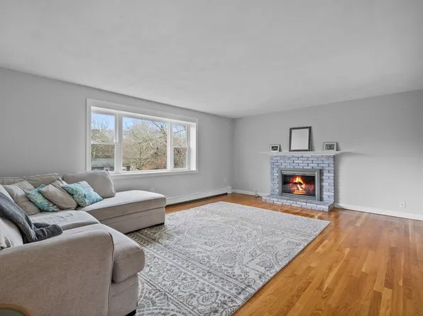 34 Spencer Dr, Plymouth, MA 02360