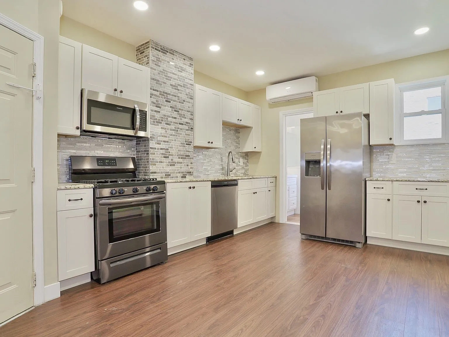 1 bed, 1.0 bath, 700 sqft, $2,175 — Photo 3