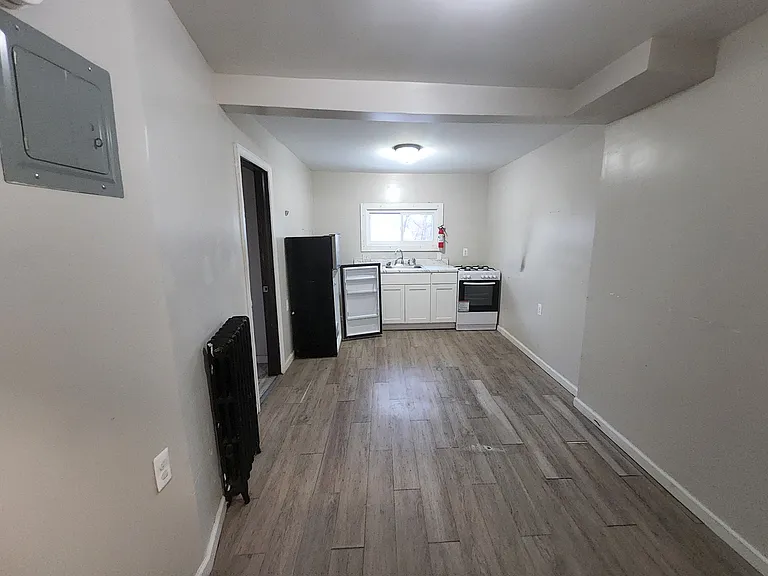 9 Spring St #4 — Photo 1
