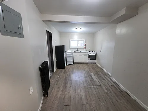 9 Spring St Photo 1