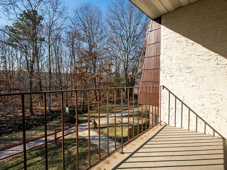Setauket Knolls — Photo 9