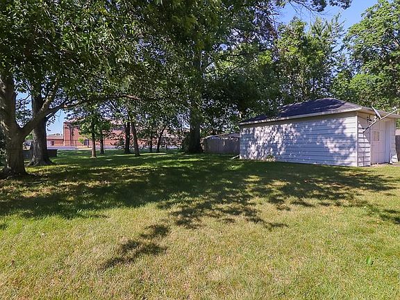 4th image of 1034 Highland Park Blvd