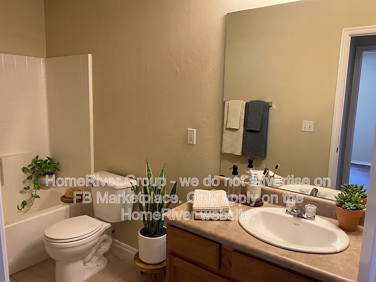 11137 SW 5th St — Photo 6